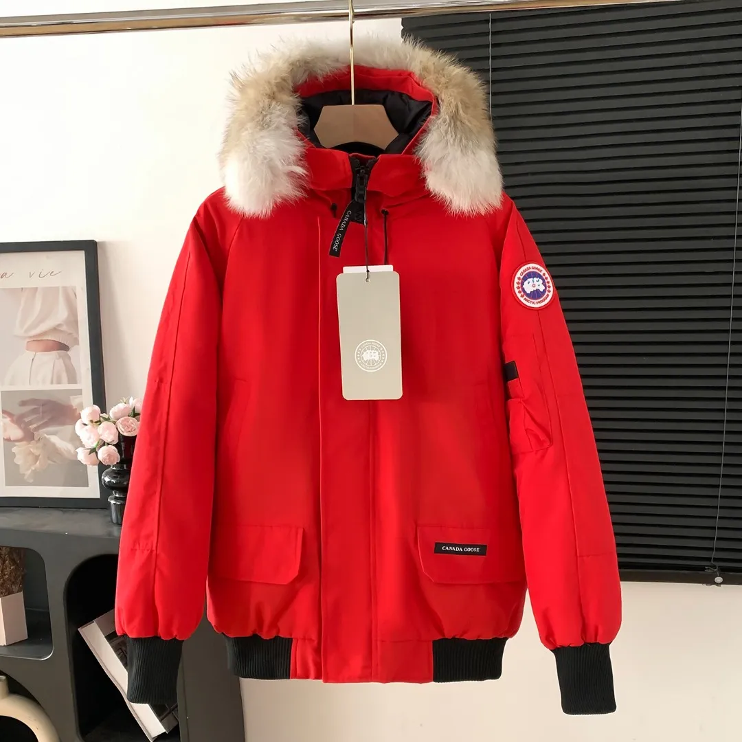 Style No.: Y 83 Canada goose/Canada Goose 01 Couple Expedition Parka Down Jacket, Authentic original version, you need to compare Authentic to check at any time, all accessories are customized from the original factory 💯The fabric is compared to the softness and hardness of Authentic and can be restored by kneading at will (fabric misunderstanding: Fabrics with high hardness are not waterproof. Only those who buy this year's latest Authentic version will notice the softness and comfort of the fabric) 💯Authentic white duck down synchronized with down, fluffy and not clumping, electronically controlled down filling machine filled with down 💯Customized Authentic YKK military-grade copper core zipper puller, high hardness and no jamming 💯The fur collar is purchased from Western Canada coyote skin and is customized 💯Big goose label, collar label, washed label, hang tag, zipper cord, pocket label, back label, collar velvet, Velcro fasteners, all details of cuffs are updated simultaneously with Authentic. The best version, the most complete color matching, battle all kinds of products. Color: Cream White Black Charcoal Gray Navy Blue Red Blue Size: XS-XXL